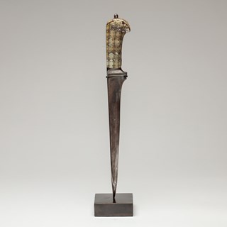 Dagger (Peshkabz) with Mother-of-Pearl Handle 
